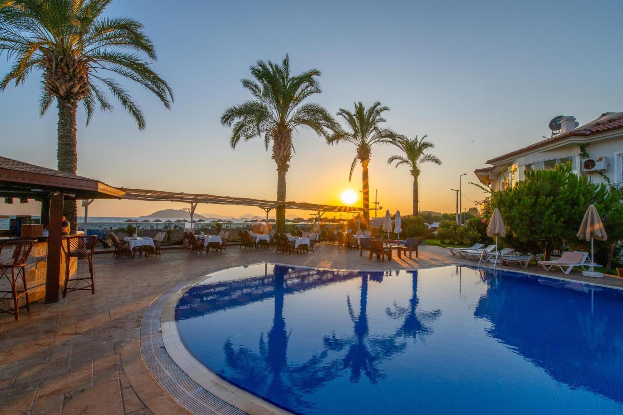 Sunset Beach Villas And Apartments Fethiye Exterior foto